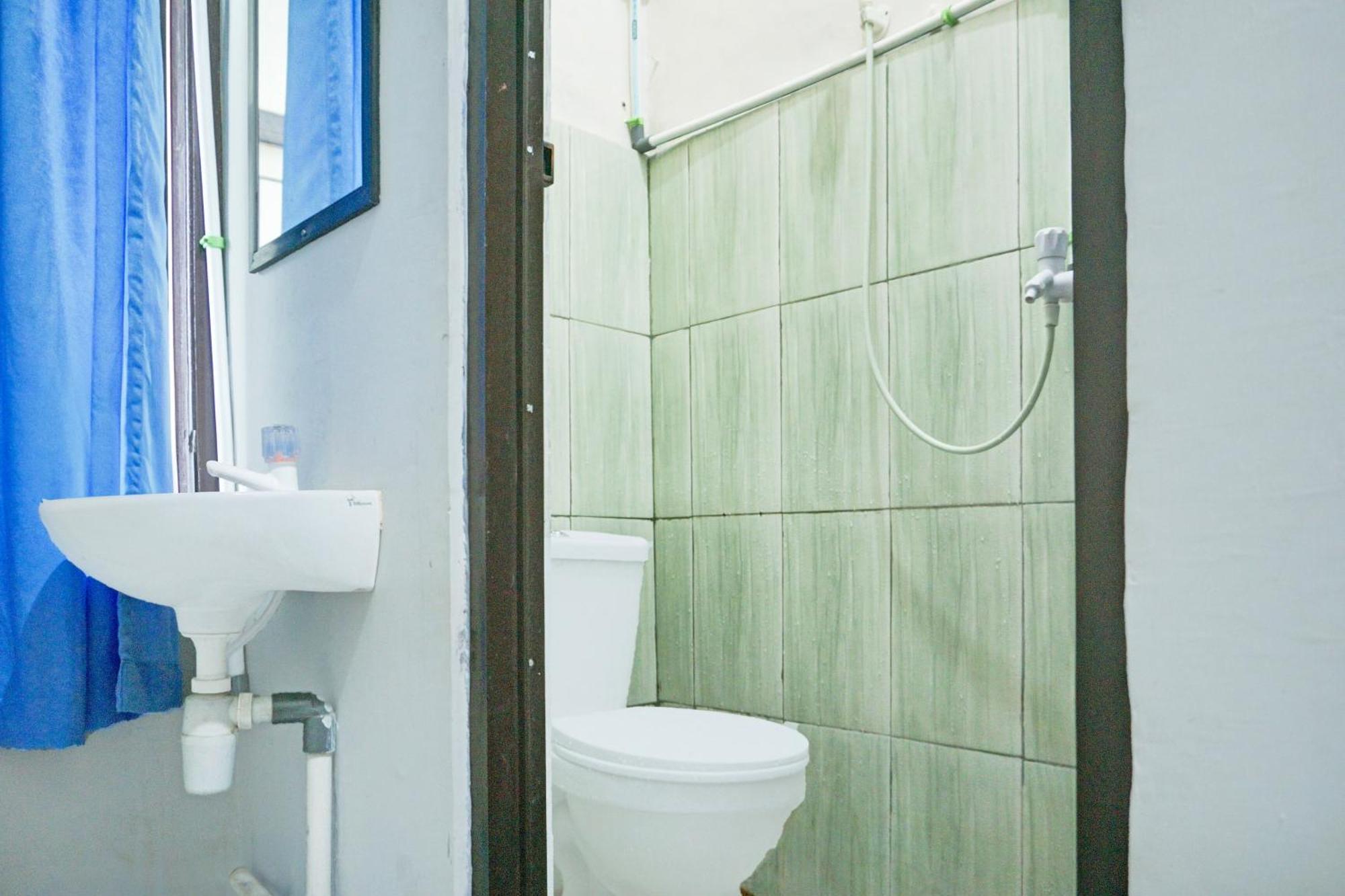 Hotel O Sukarame Near Universitas Islam Negeri Raden Intan Lampun Formerly Hotel Wisma Tri Handayani Bandar Lampung Ngoại thất bức ảnh