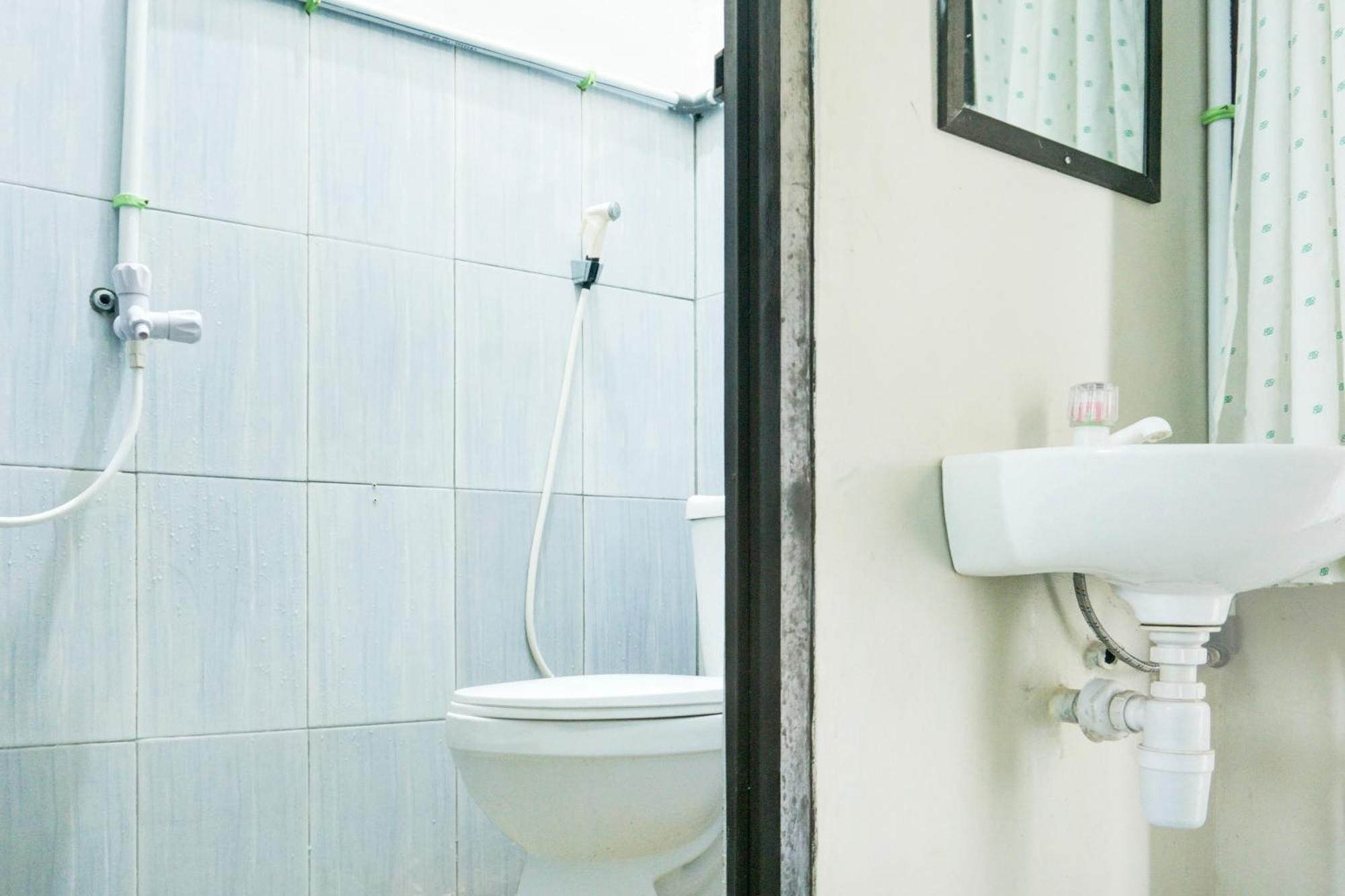 Hotel O Sukarame Near Universitas Islam Negeri Raden Intan Lampun Formerly Hotel Wisma Tri Handayani Bandar Lampung Ngoại thất bức ảnh