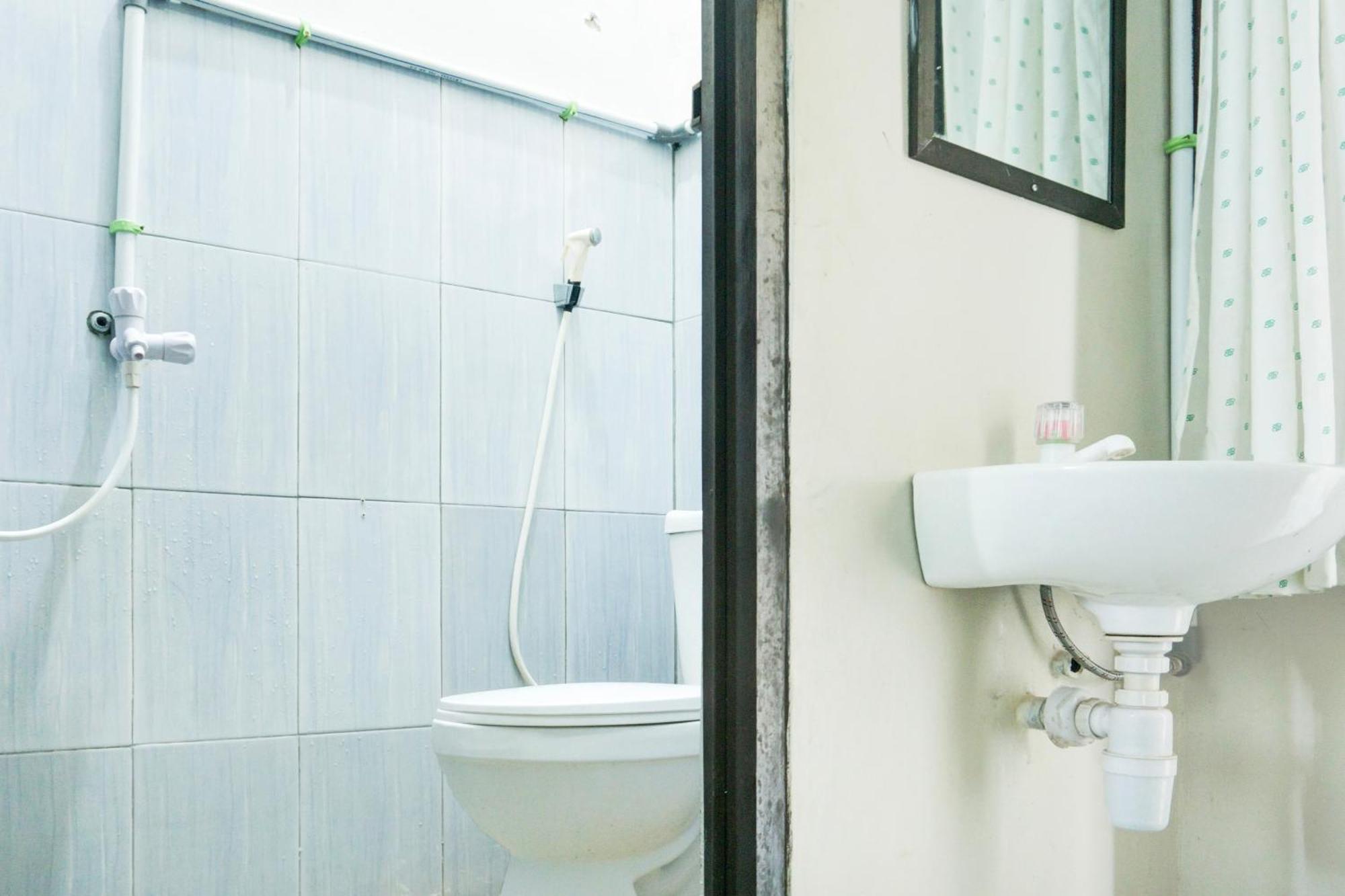 Hotel O Sukarame Near Universitas Islam Negeri Raden Intan Lampun Formerly Hotel Wisma Tri Handayani Bandar Lampung Ngoại thất bức ảnh