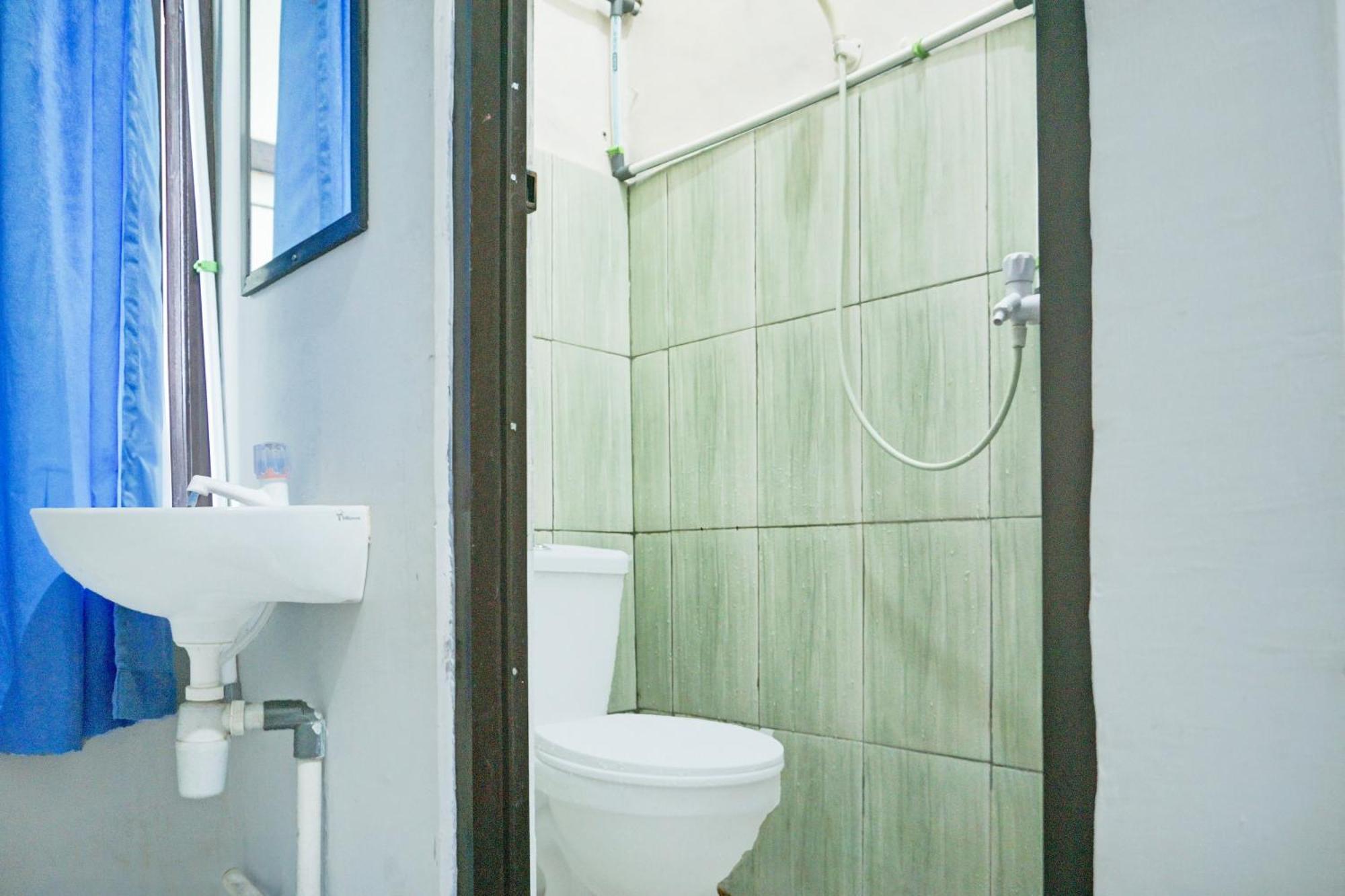 Hotel O Sukarame Near Universitas Islam Negeri Raden Intan Lampun Formerly Hotel Wisma Tri Handayani Bandar Lampung Ngoại thất bức ảnh